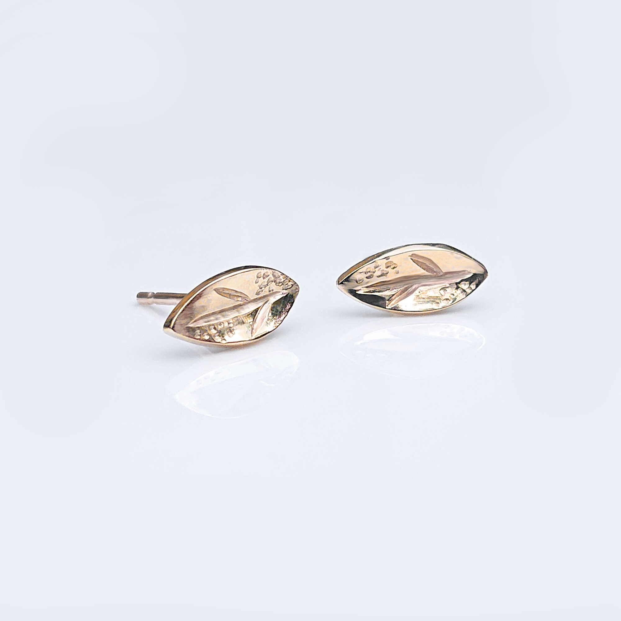 Stud earrings design online